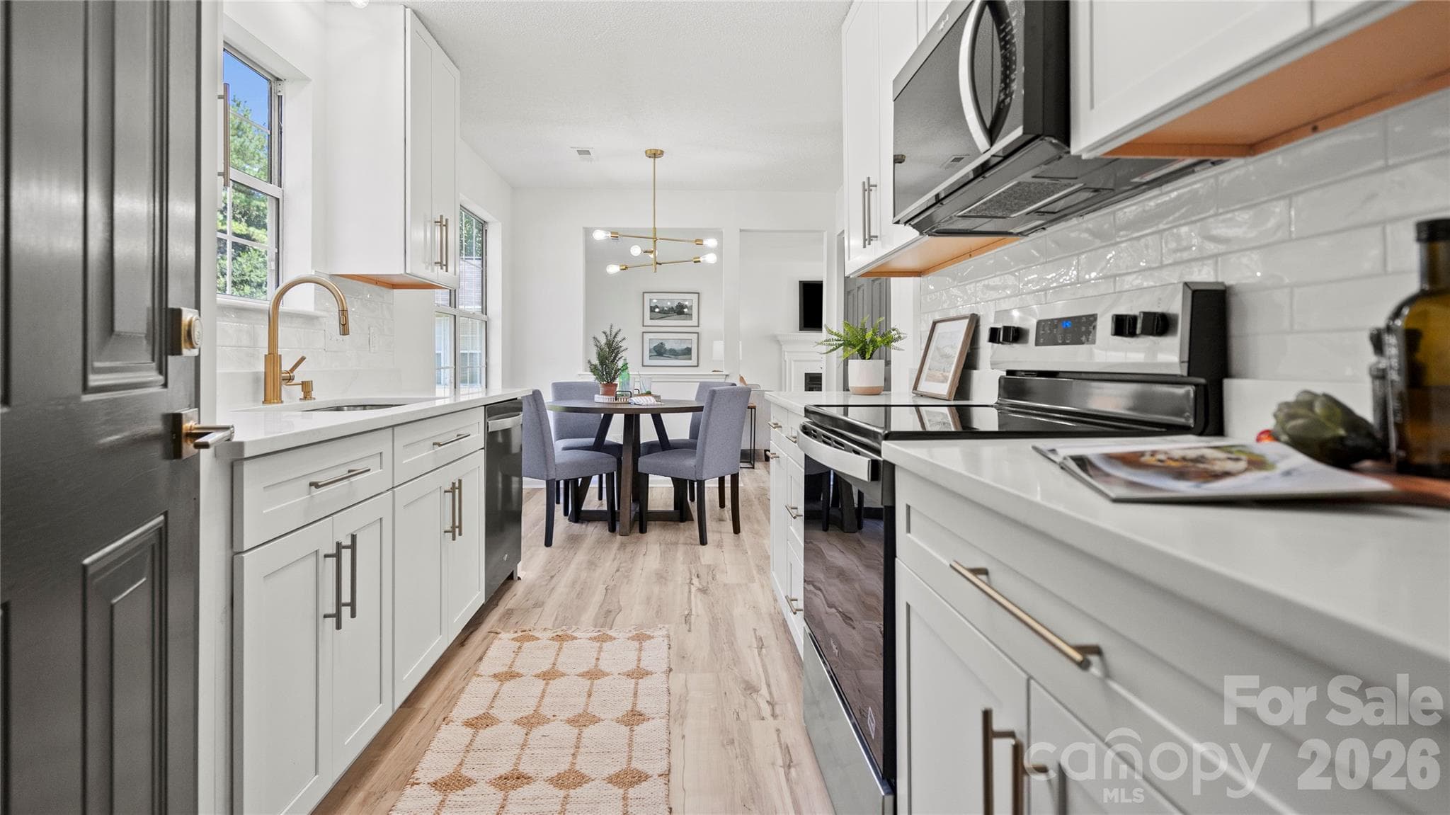 Brand New Quartz Countertops - 13918 Wild Heather Court, Charlotte
