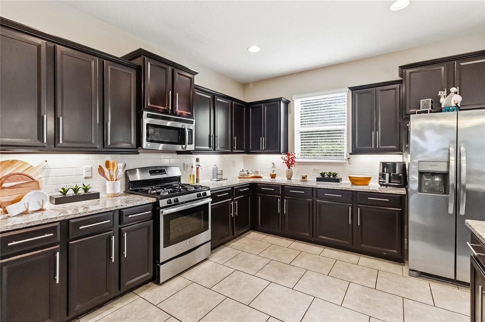 Single Family Residence at 1437 DAYSTAR LN, DELTONA, photo 18 of 53