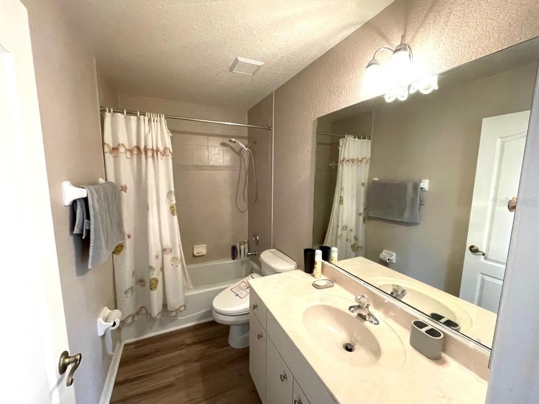 Single Family Residence at 7096 TICONDEROGA ST, ENGLEWOOD, photo 6 of 12