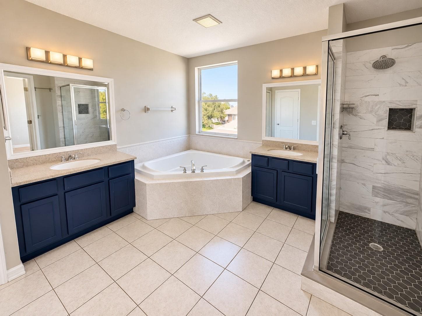 Primary en-Suite Bathrrom - 1753 OPEN FIELD LOOP, BRANDON