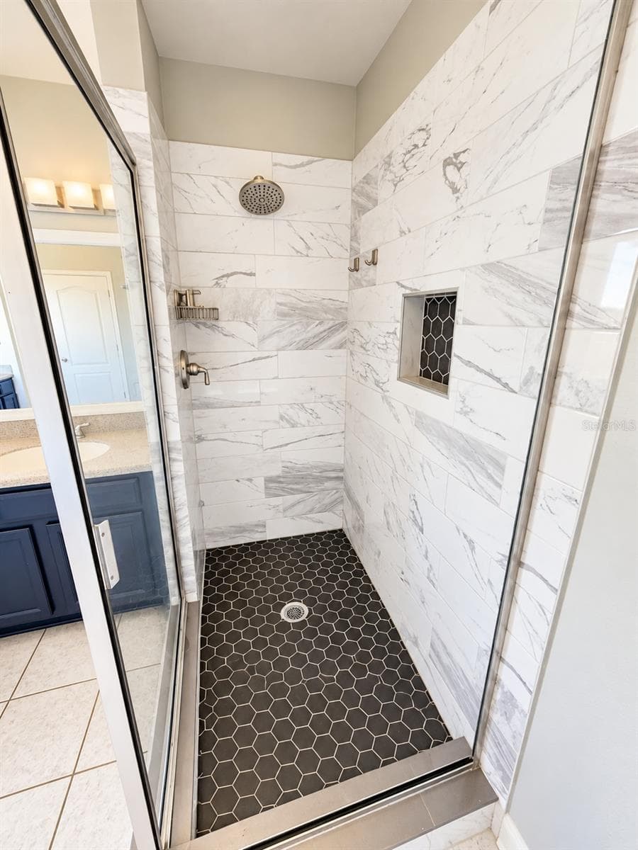 Primary en-Suite Bathrrom - 1753 OPEN FIELD LOOP, BRANDON