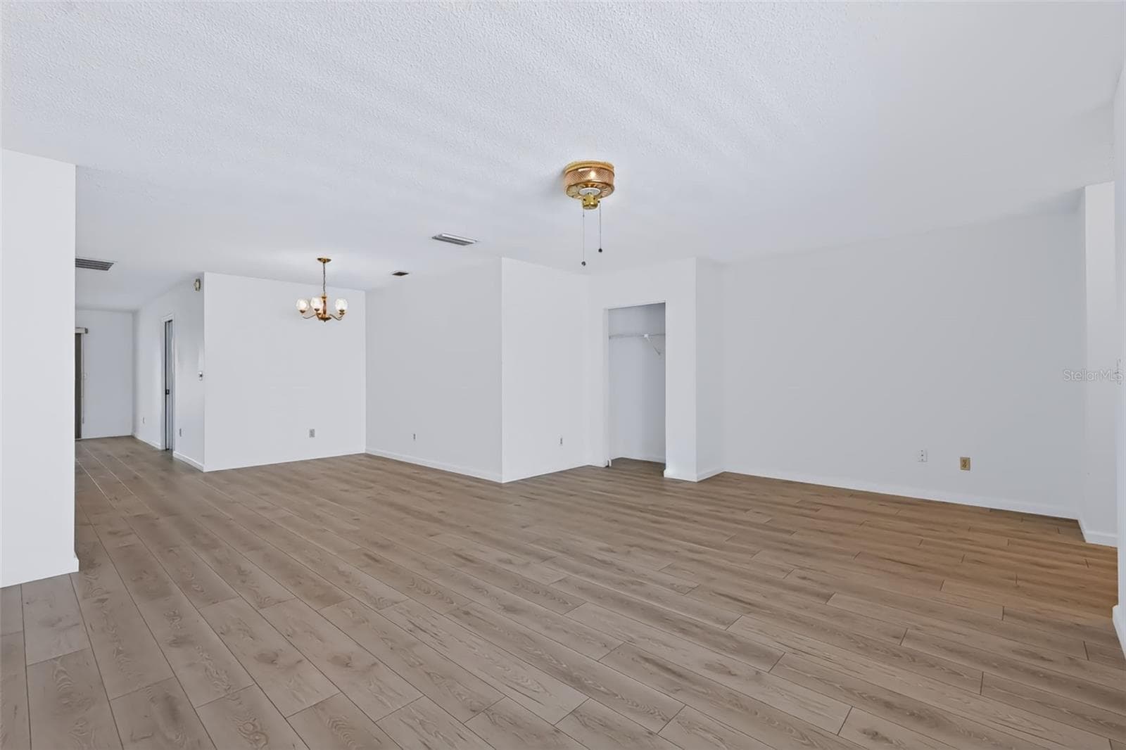 Single Family Residence at 303 GREEN MANOR DR, SUN CITY CENTER, photo 8 of 45