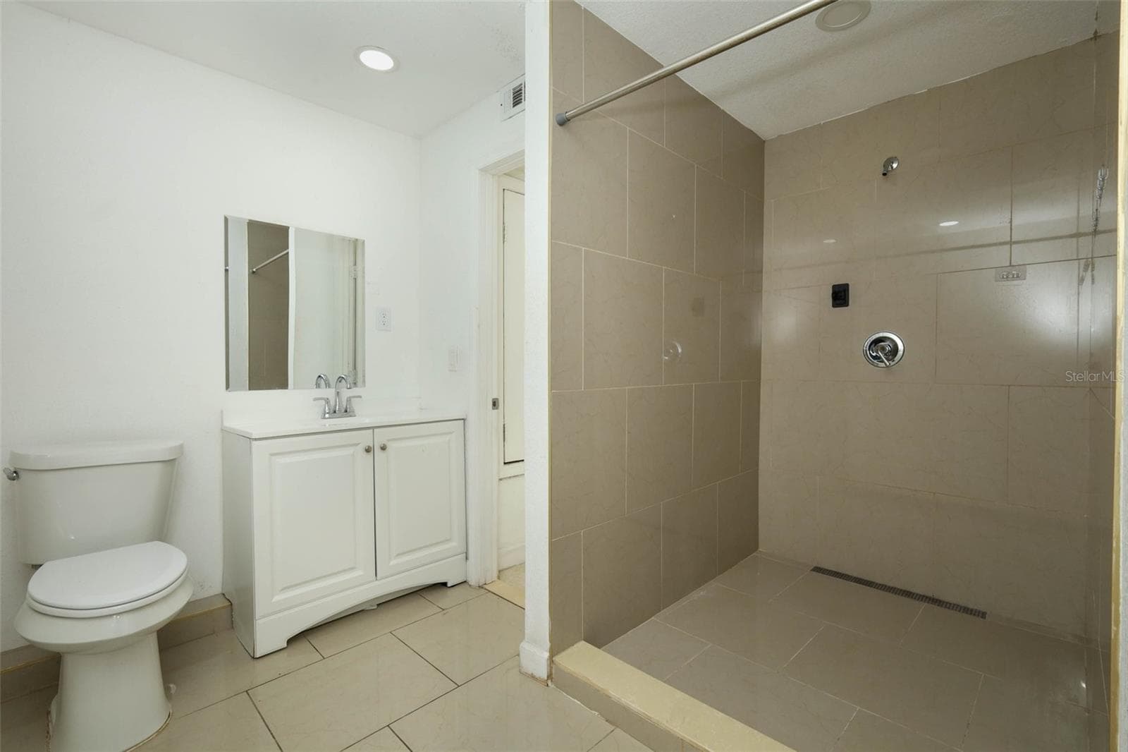 2nd bathroom - 7614 BELL BLVD, ORLANDO