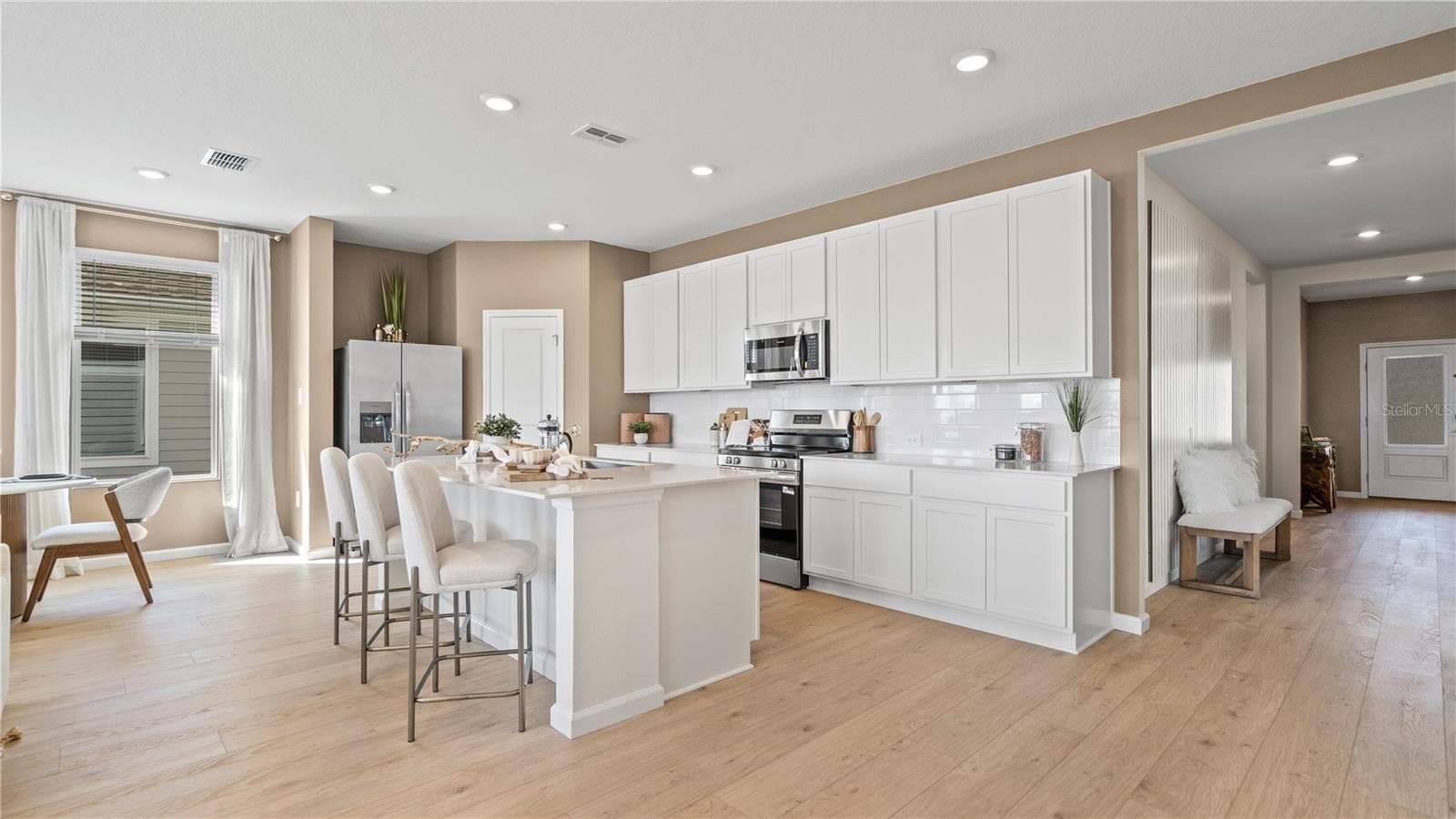 Single Family Residence at 2607 LASSO LOOP, EAGLE LAKE, photo 5 of 39