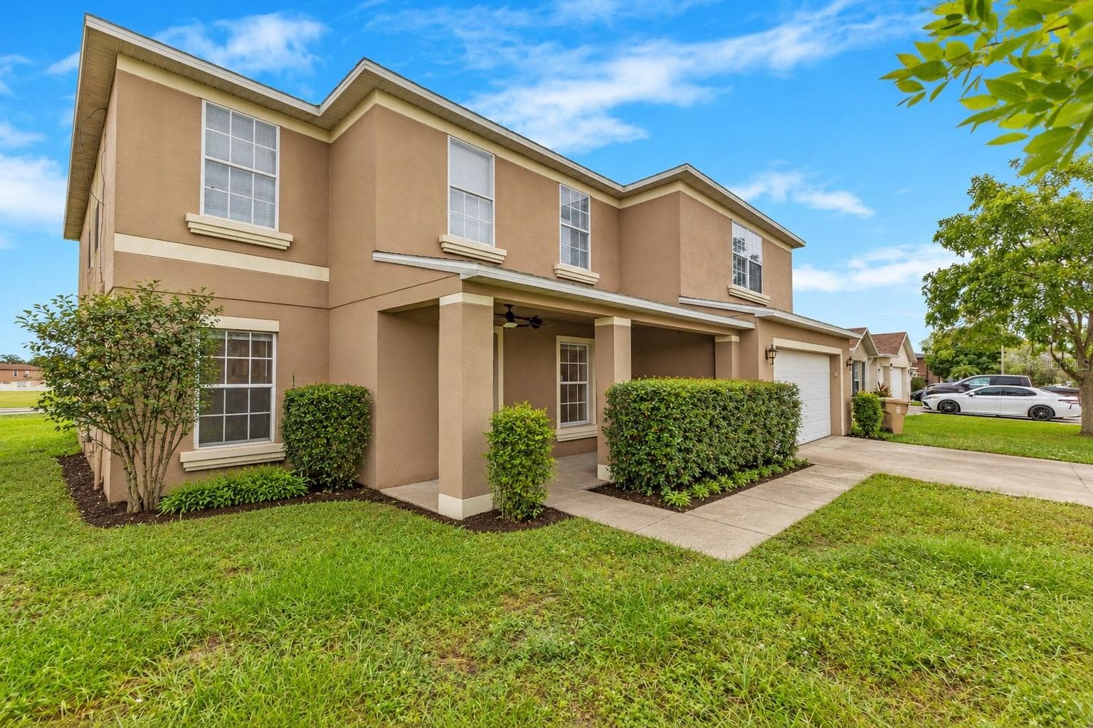 Single Family Residence at 3260 AMBERLEY PARK CIR, KISSIMMEE, photo 2 of 44