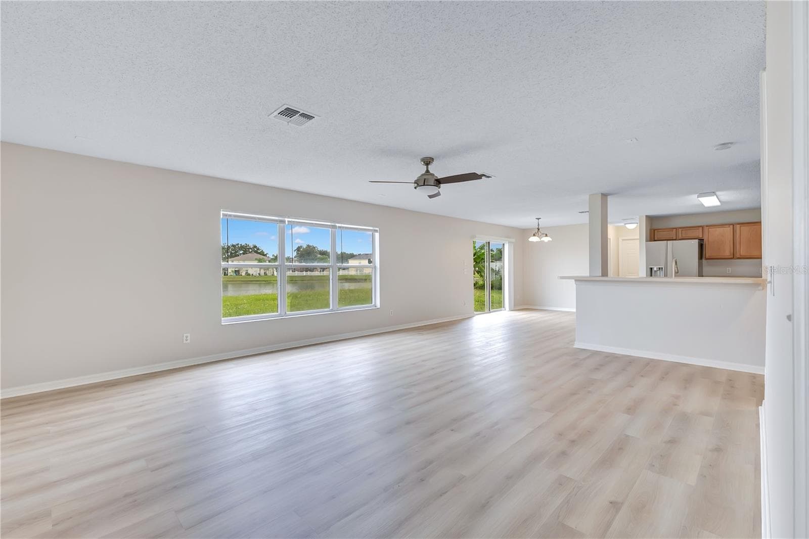 Single Family Residence at 3260 AMBERLEY PARK CIR, KISSIMMEE, photo 8 of 44