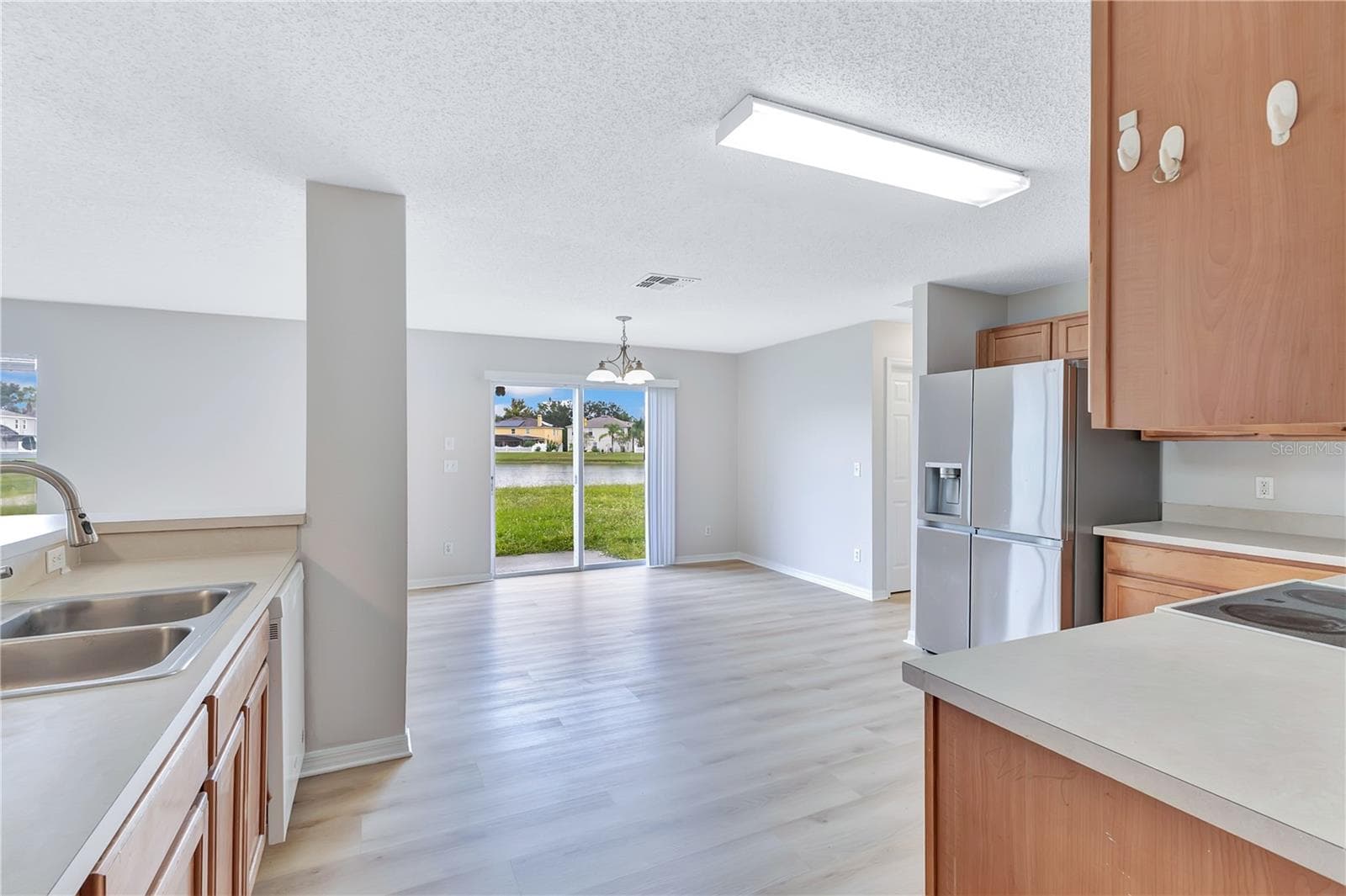 Single Family Residence at 3260 AMBERLEY PARK CIR, KISSIMMEE, photo 9 of 44