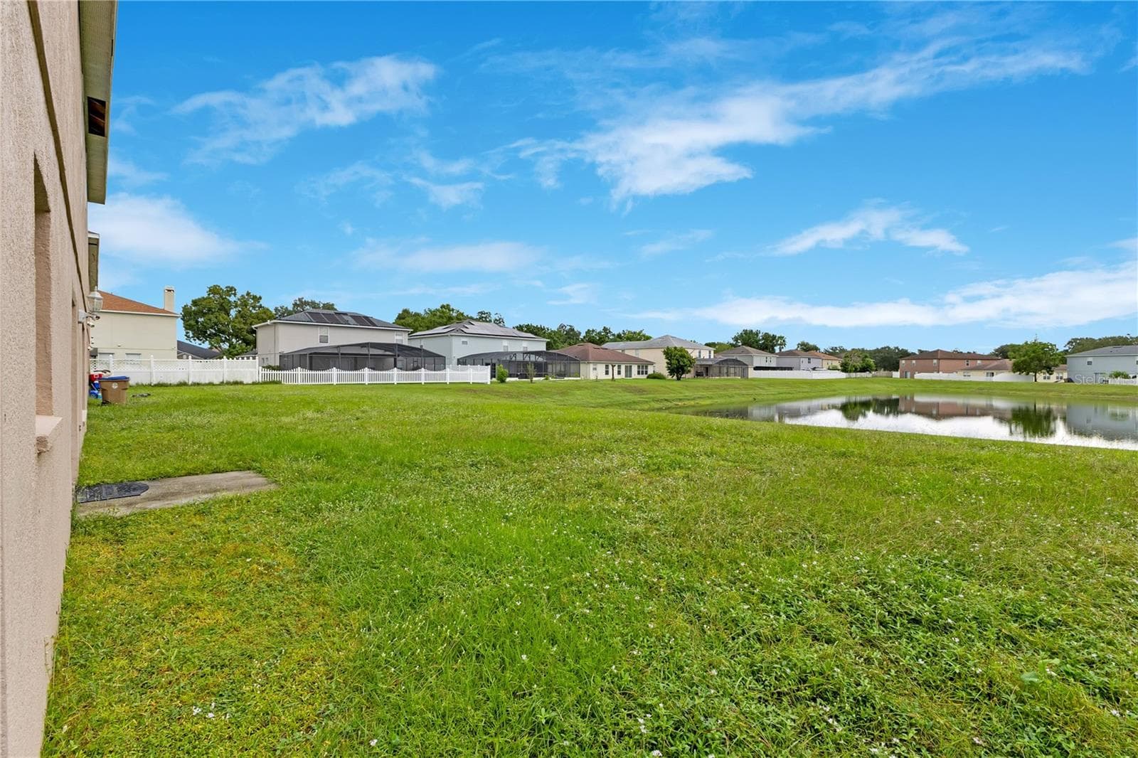 Single Family Residence at 3260 AMBERLEY PARK CIR, KISSIMMEE, photo 37 of 44