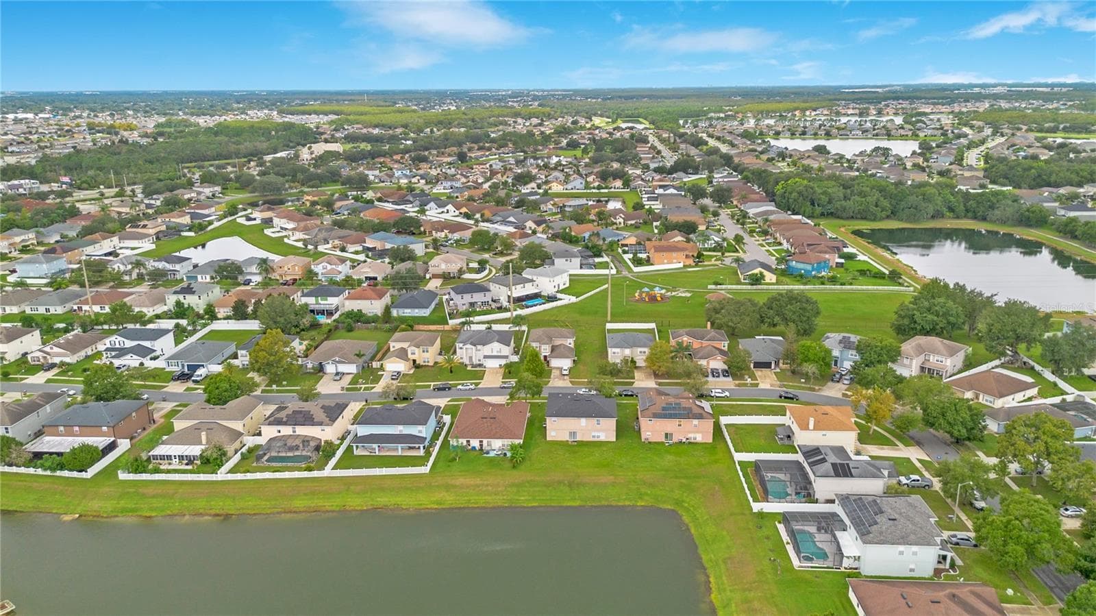 Single Family Residence at 3260 AMBERLEY PARK CIR, KISSIMMEE, photo 43 of 44