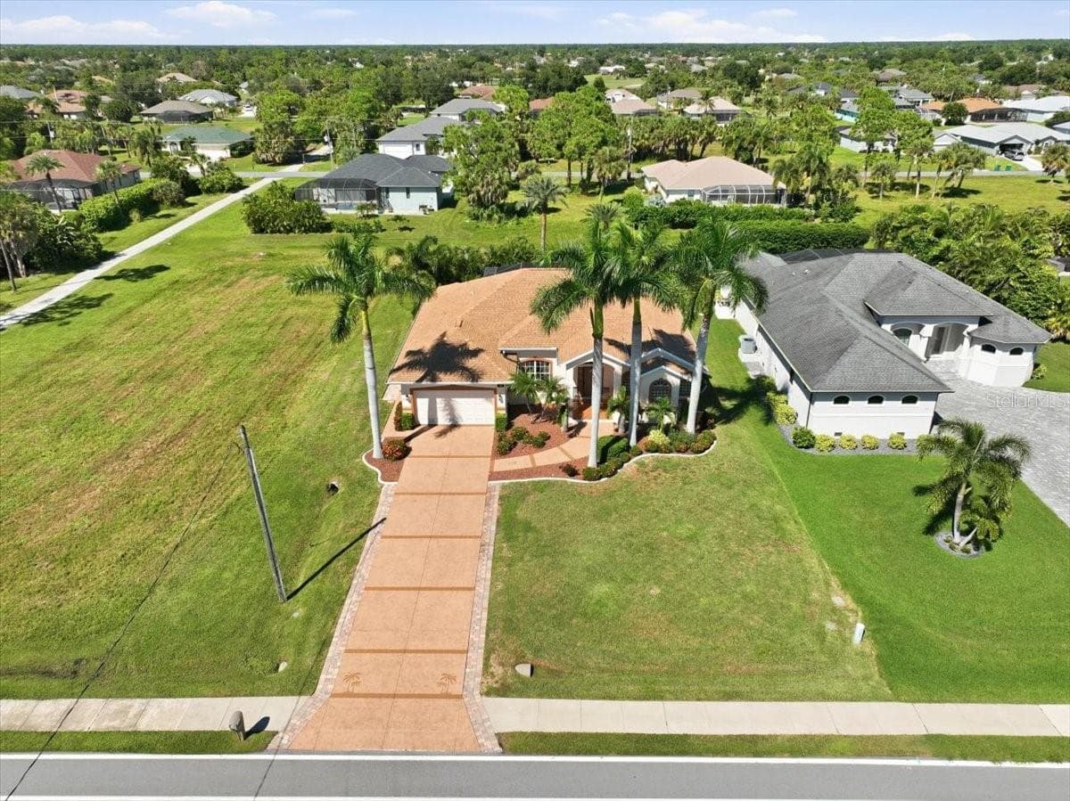 Single Family Residence at 185 ROTONDA BLVD E, ROTONDA WEST, photo 5 of 76