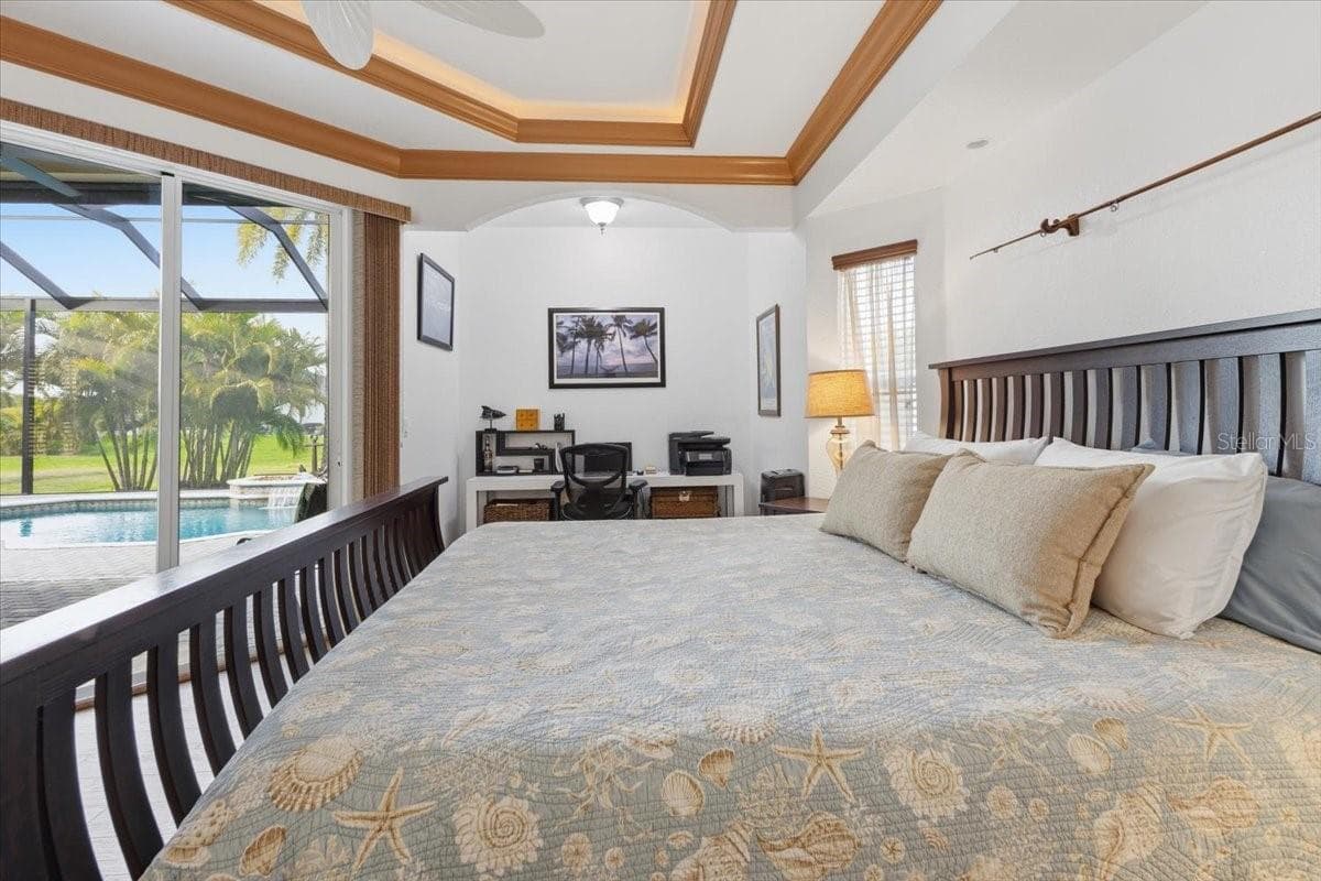 Single Family Residence at 185 ROTONDA BLVD E, ROTONDA WEST, photo 28 of 76