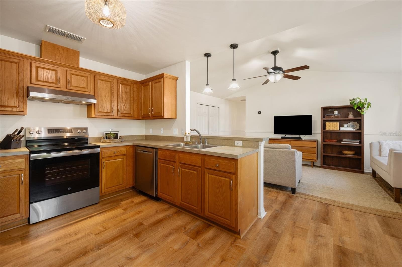 Single Family Residence at 16010 NW 122ND LN, ALACHUA, photo 8 of 27