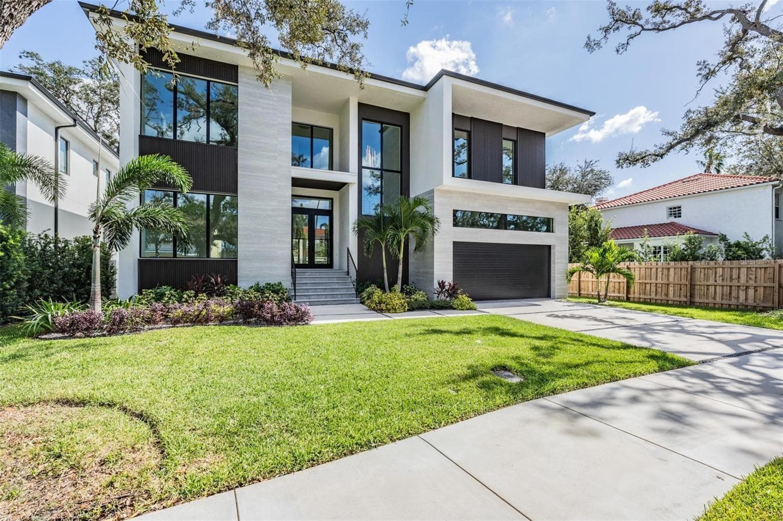 Single Family Residence at 214 S RENELLIE DR, TAMPA, photo 4 of 23