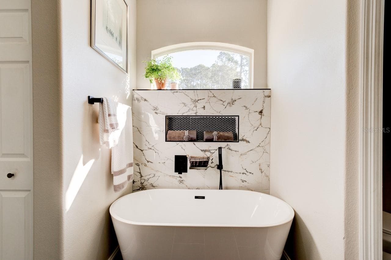 Master Bath - 37 WOODLYN LN, PALM COAST