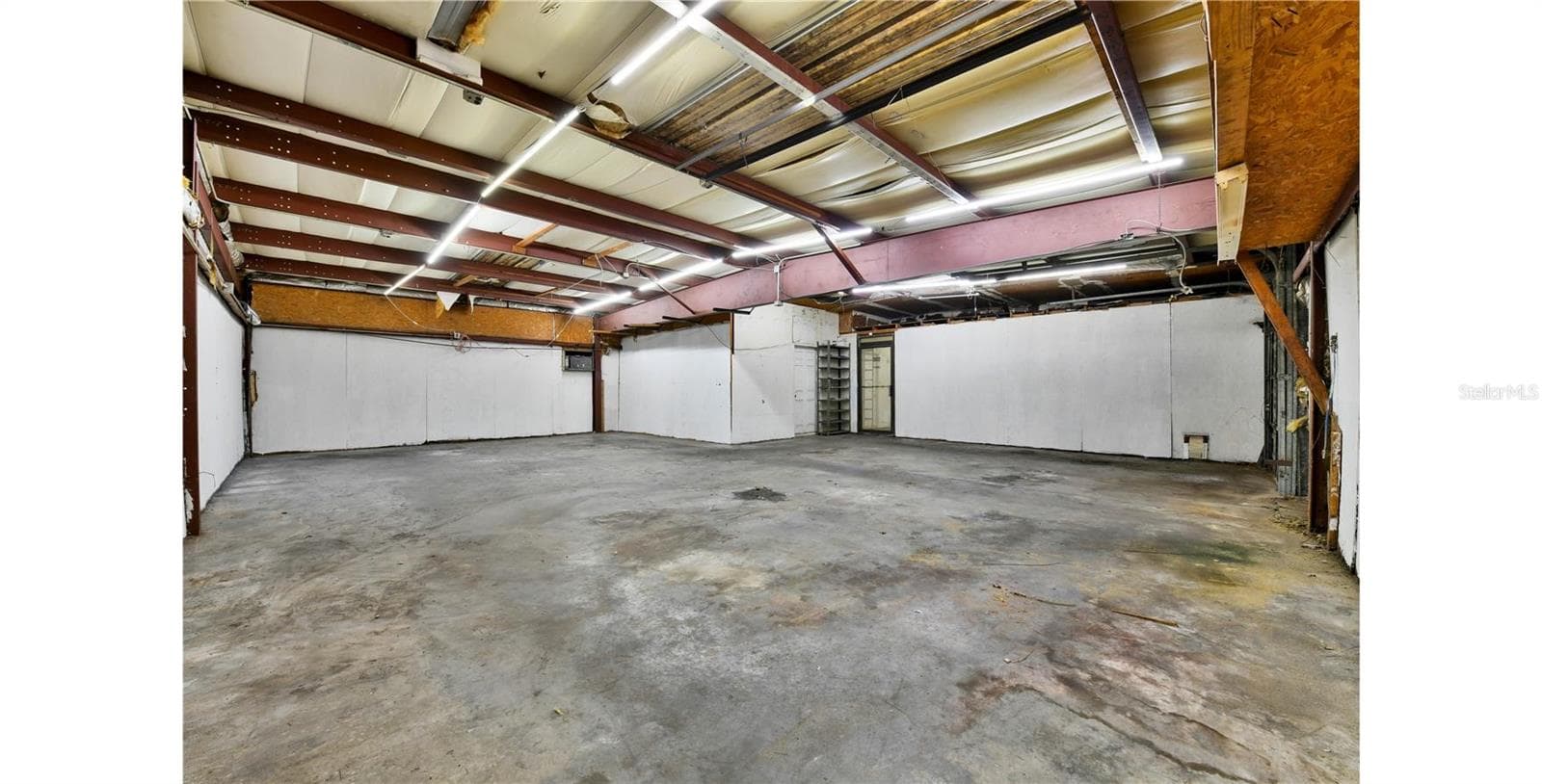 39x33 - 7810 ANDERSON RD, TAMPA