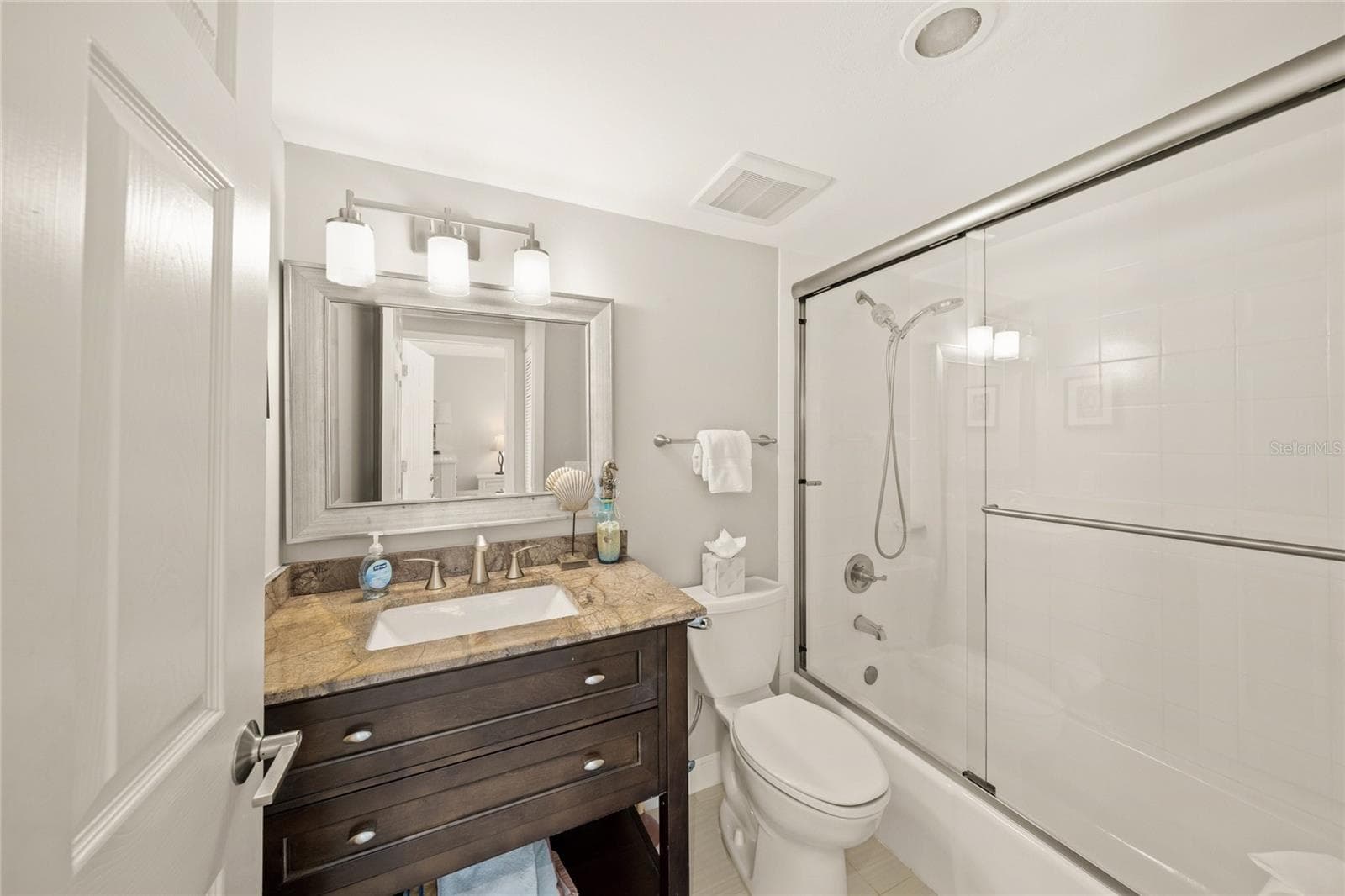 Single Family Residence at 1256 RIEGELS LANDING DR, SARASOTA, photo 12 of 40