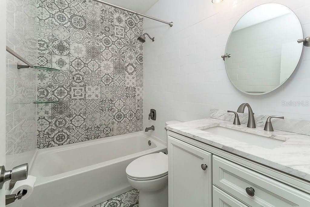 Single Family Residence at 11 S UNIVERSITY CIR, DELAND, photo 11 of 25