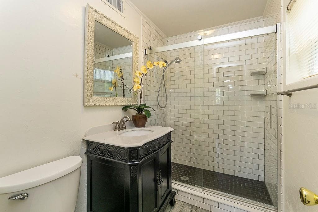 Single Family Residence at 11 S UNIVERSITY CIR, DELAND, photo 21 of 25