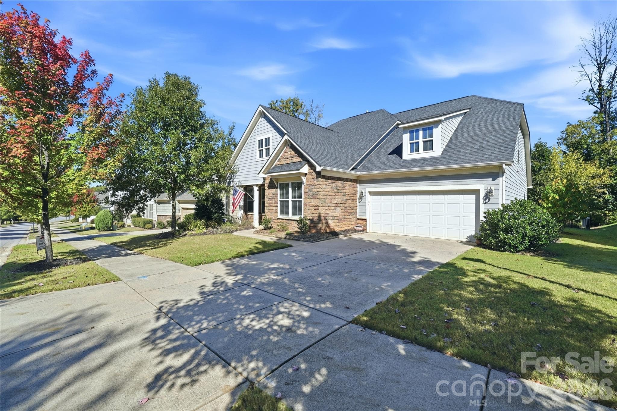 Enjoy the space of a 3 Car Garage (Tandem on one side) - 8719 Shadetree Street, Huntersville