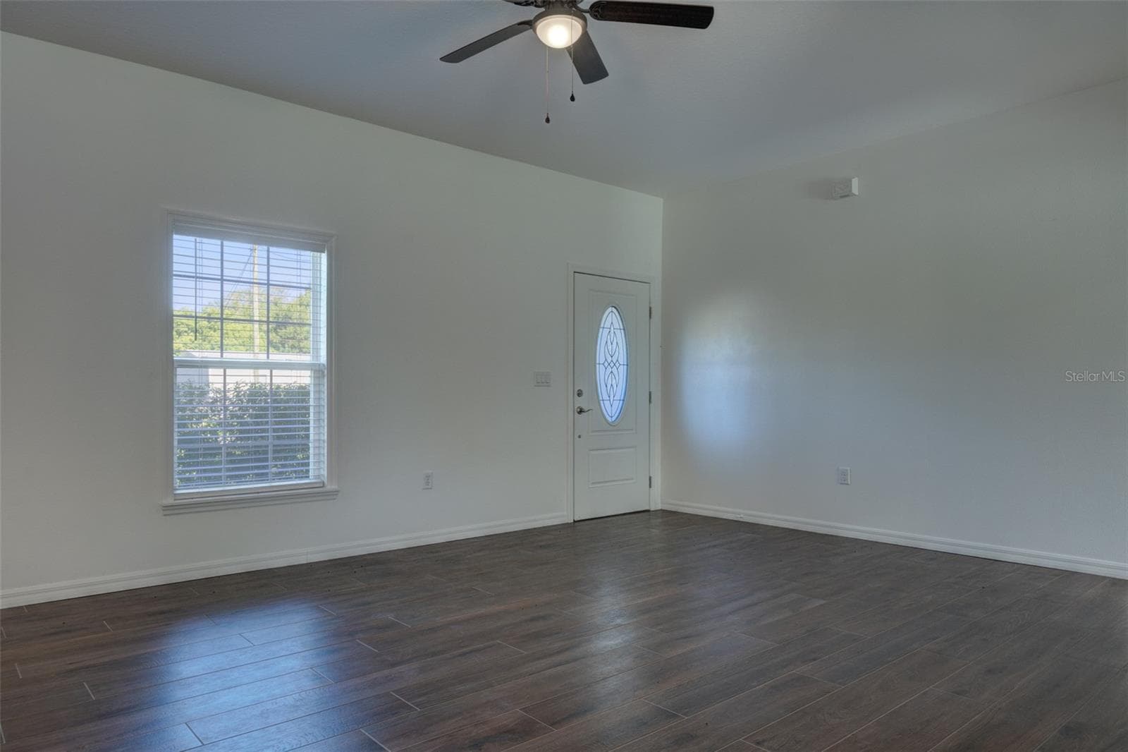 Single Family Residence at 178 DOVER LN, DELAND, photo 4 of 44