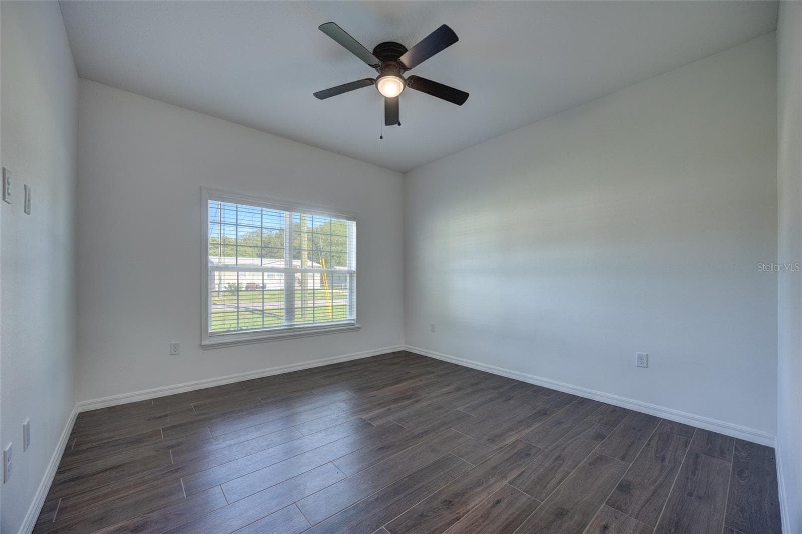 Single Family Residence at 178 DOVER LN, DELAND, photo 15 of 44