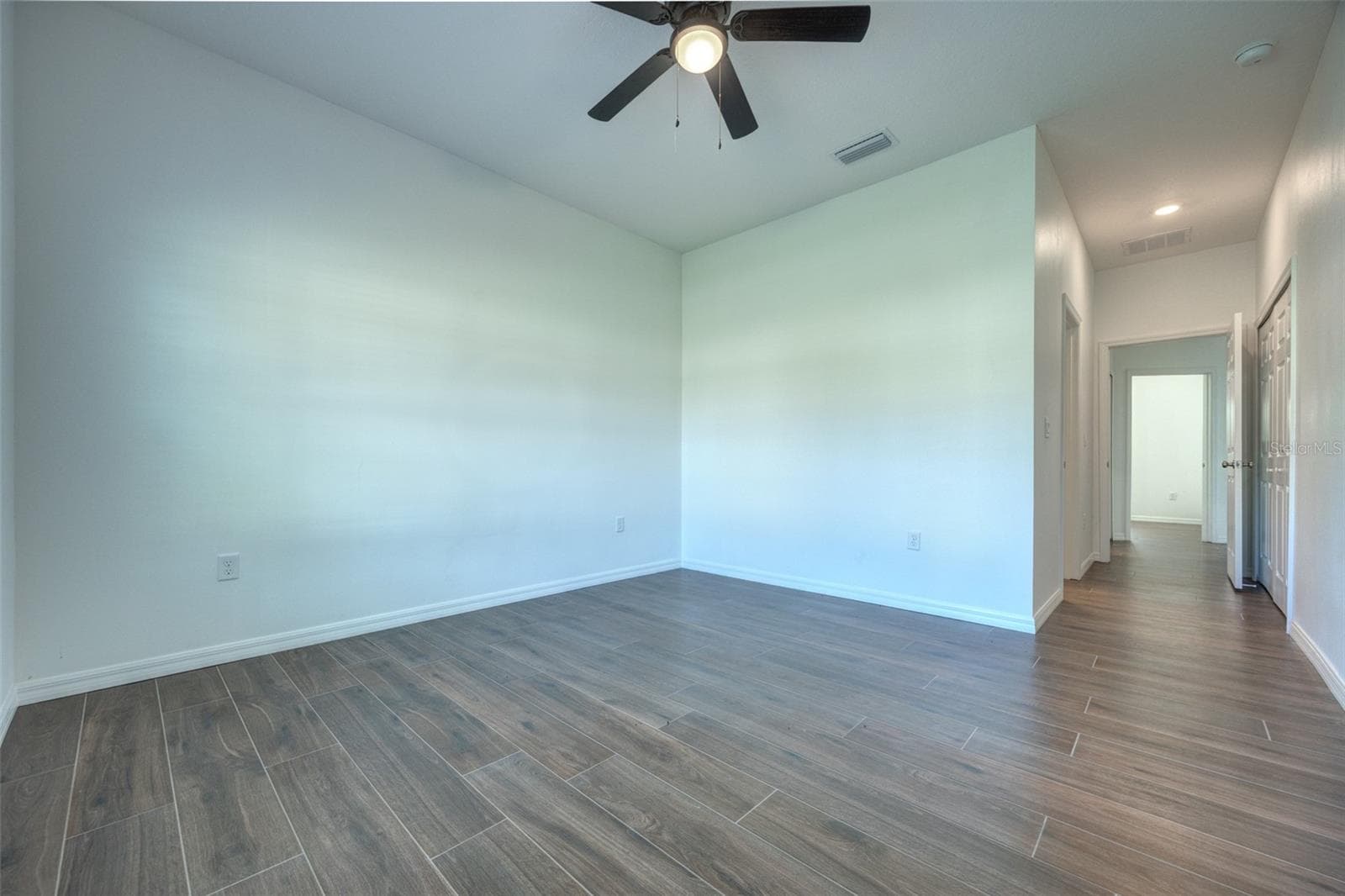 Single Family Residence at 178 DOVER LN, DELAND, photo 17 of 44
