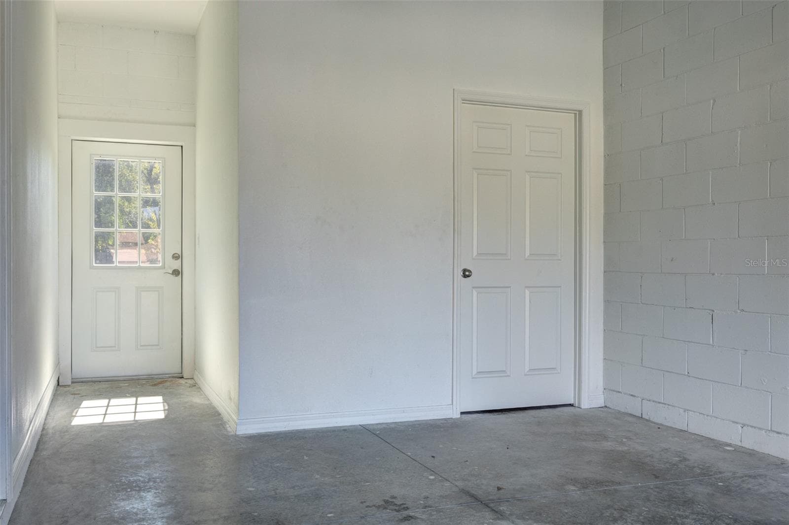 Single Family Residence at 178 DOVER LN, DELAND, photo 37 of 44