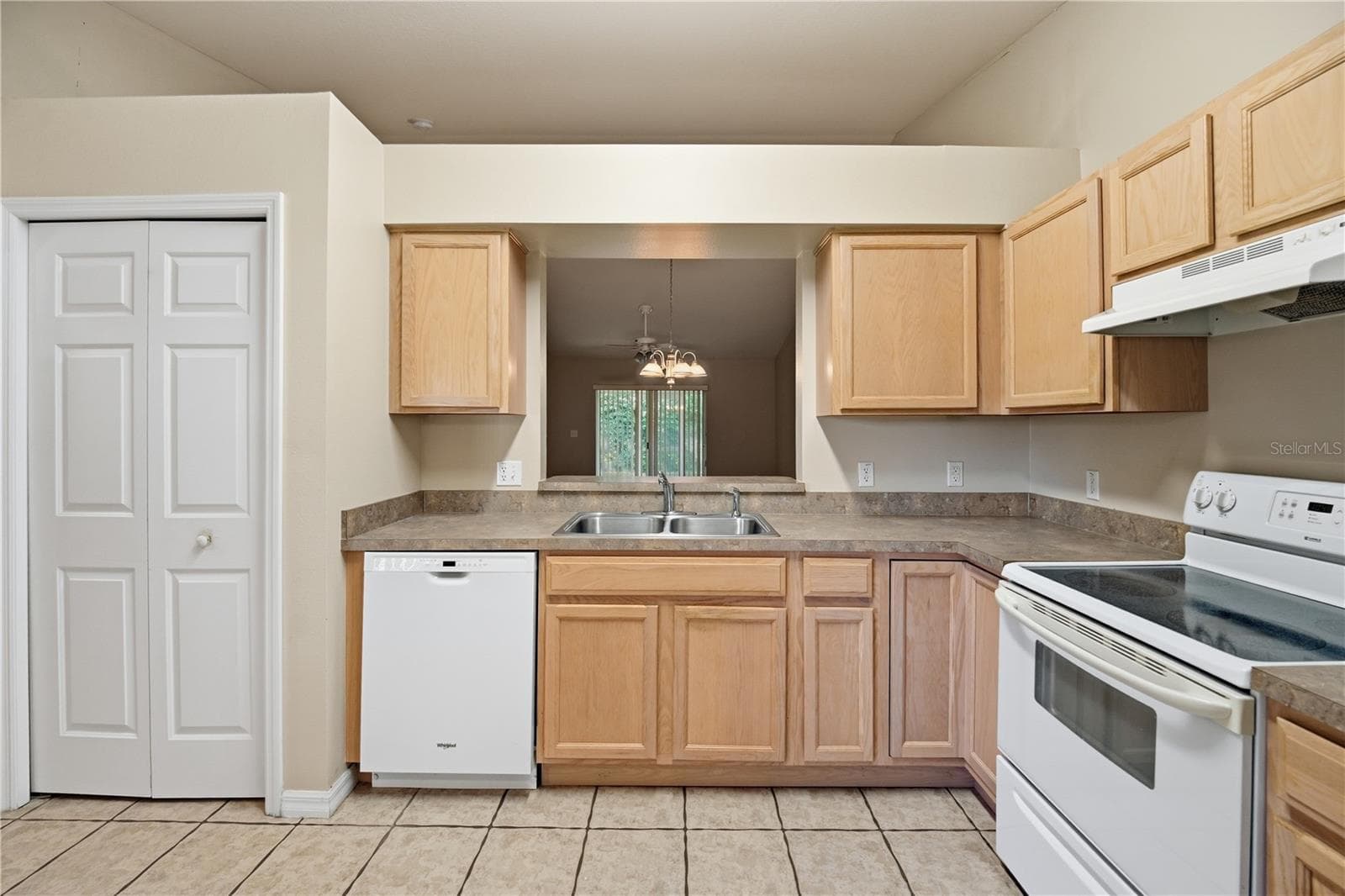 Townhouse at 3341 CELENA CIR, ST CLOUD, photo 13 of 48