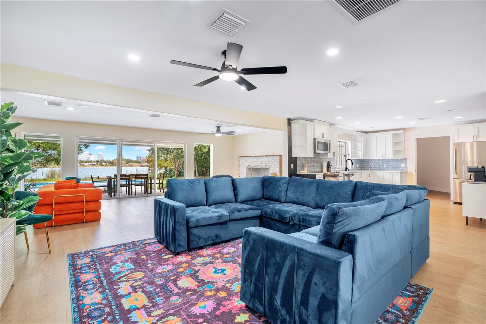 Single Family Residence at 411 ROCK LAKE DR, ORLANDO, photo 2 of 54