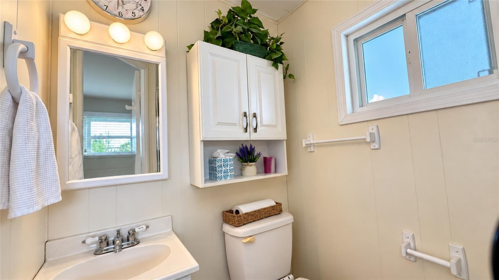 Guest Bathroom - 503 ALJO PL, NORTH PORT