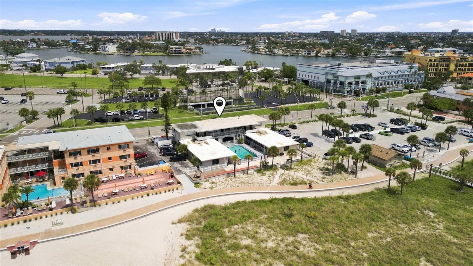 Hotel/Motel at 10450 GULF BLVD, TREASURE ISLAND, photo 5 of 35
