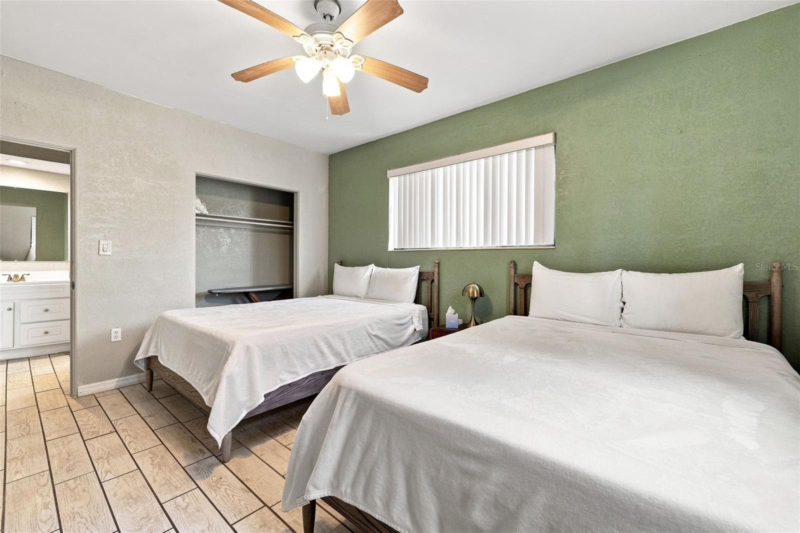 Hotel/Motel at 10450 GULF BLVD, TREASURE ISLAND, photo 22 of 35