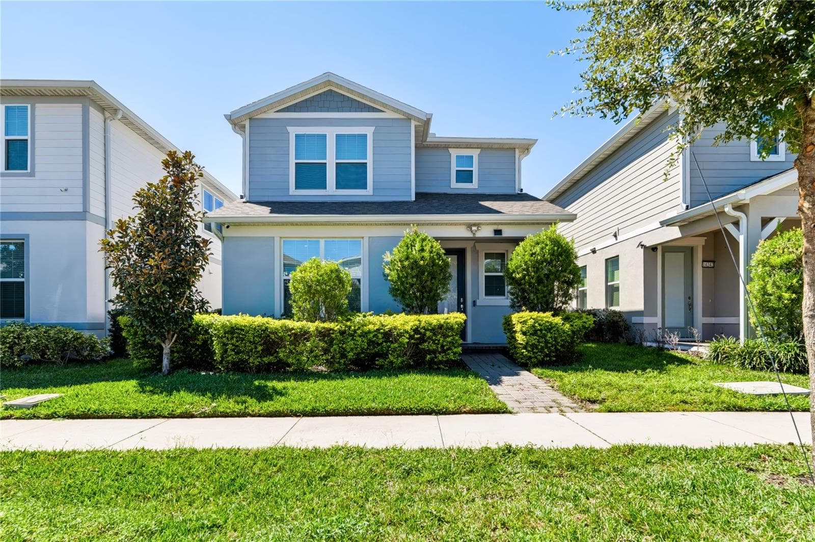 Single Family Residence at 14250 LANIKAI BEACH DR, ORLANDO, photo 2 of 42