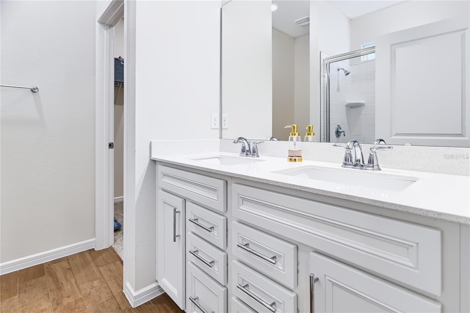 Single Family Residence at 14250 LANIKAI BEACH DR, ORLANDO, photo 13 of 42