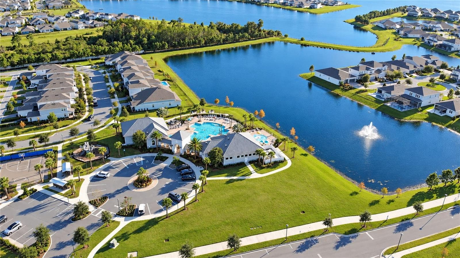 Single Family Residence at 14250 LANIKAI BEACH DR, ORLANDO, photo 37 of 42