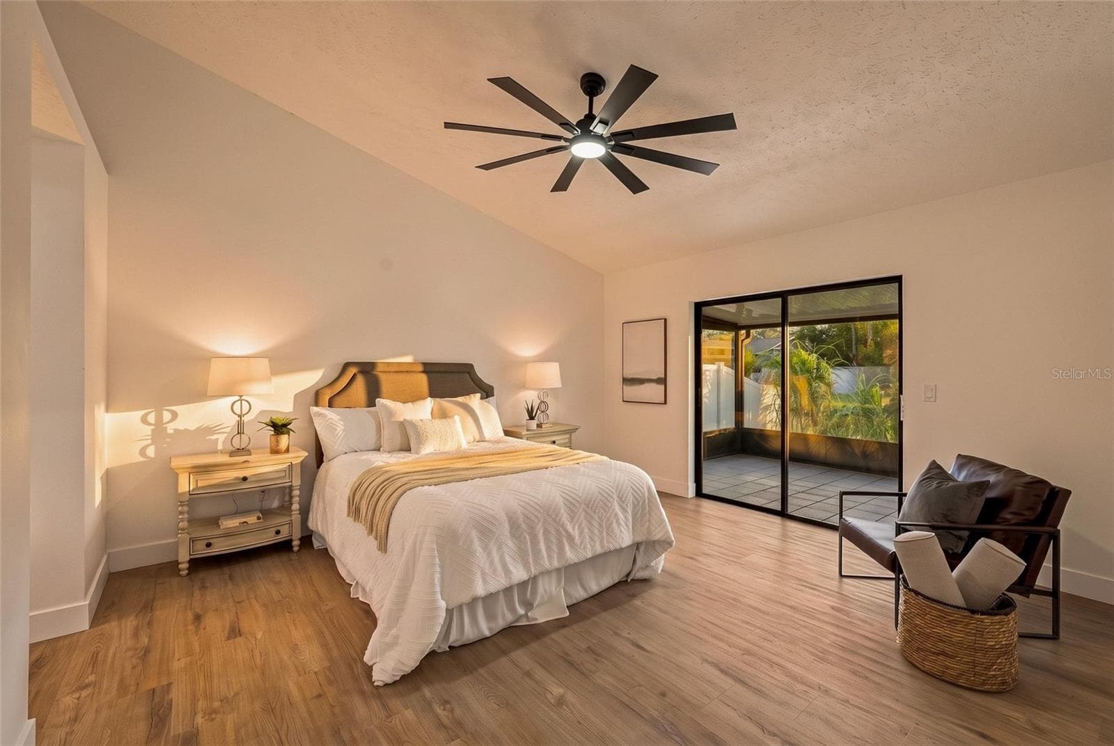 Single Family Residence at 11216 SHADYBROOK DR, TAMPA, photo 3 of 25
