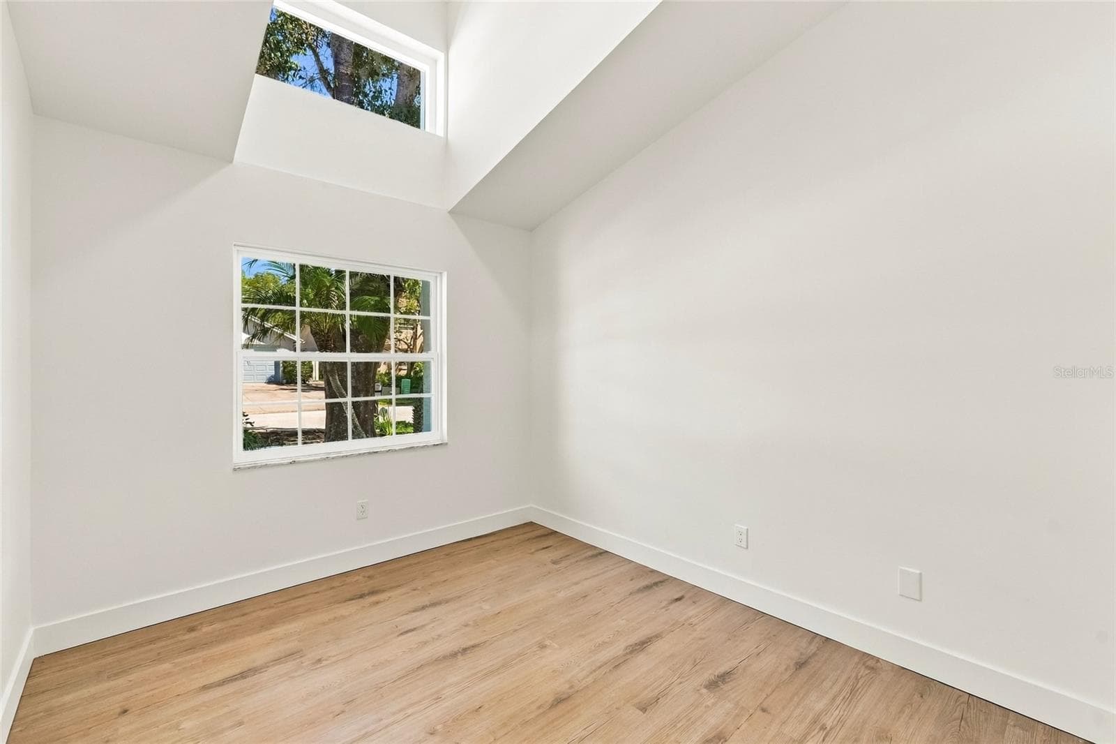 Single Family Residence at 11216 SHADYBROOK DR, TAMPA, photo 16 of 25