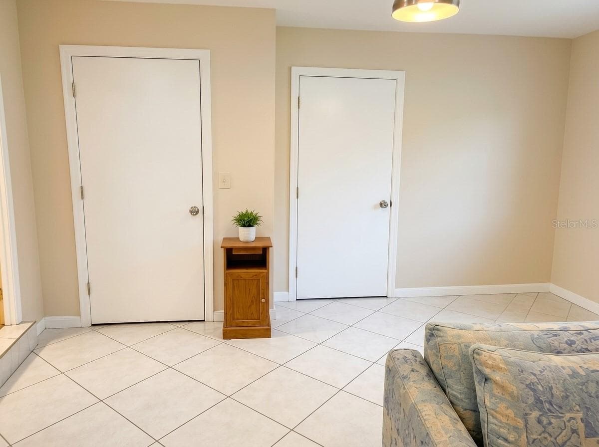 Single Family Residence at 304 IOWA ST, NICEVILLE, photo 5 of 8
