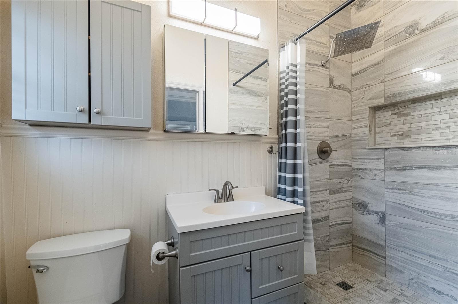 Ensuite bathroom - 3575 STATE ROAD 60 E, BARTOW