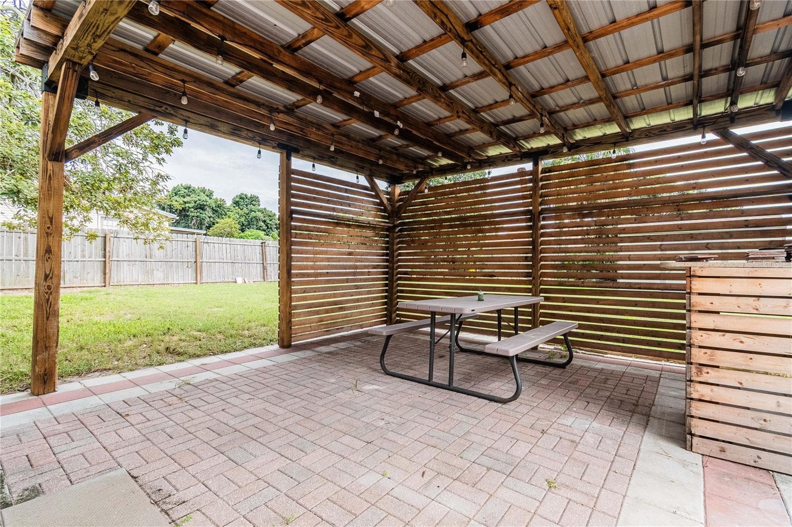 Outdoor pation - 3575 STATE ROAD 60 E, BARTOW