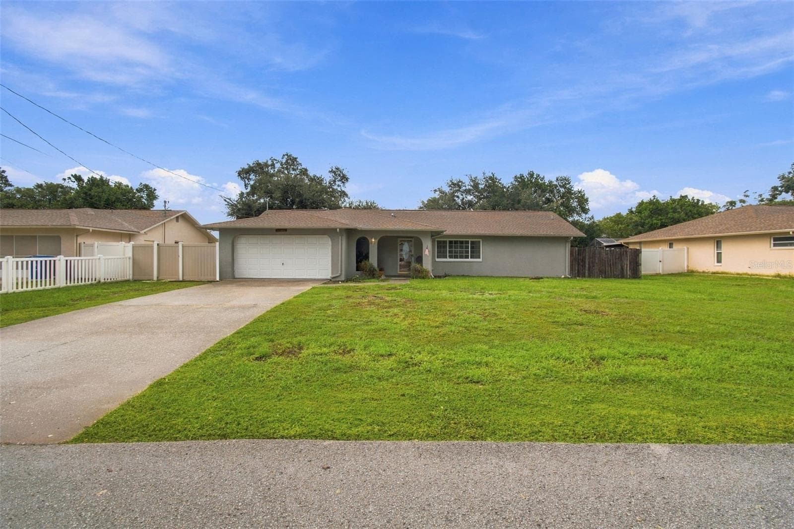 Single Family Residence at 10435 TASSEL ST, SPRING HILL, photo 3 of 65