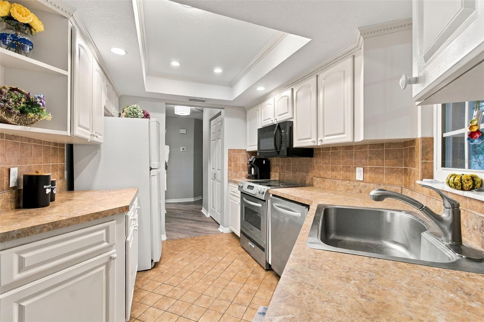Single Family Residence at 10435 TASSEL ST, SPRING HILL, photo 11 of 65
