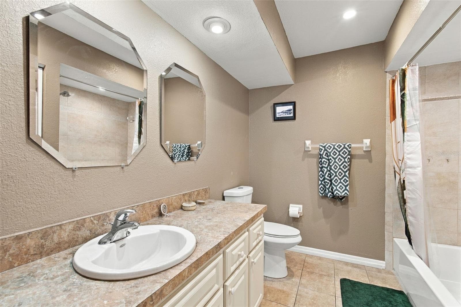 Single Family Residence at 10435 TASSEL ST, SPRING HILL, photo 15 of 65