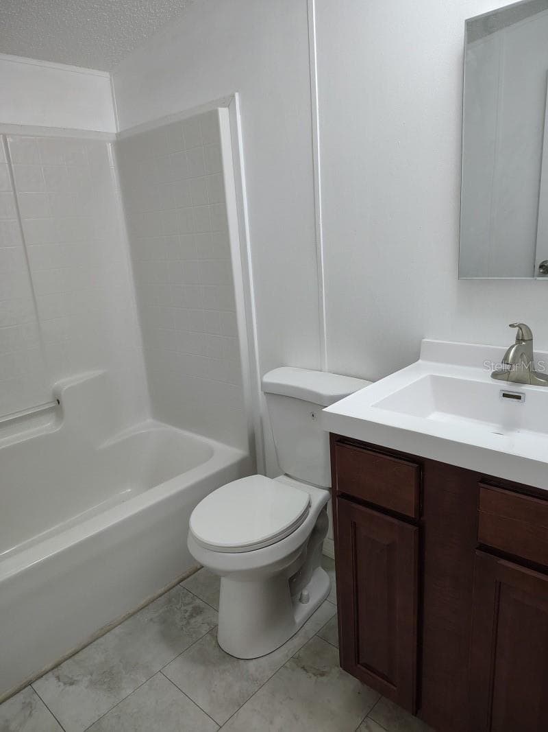 Manufactured Home at 650 NE 170TH AVE, WILLISTON, photo 7 of 18