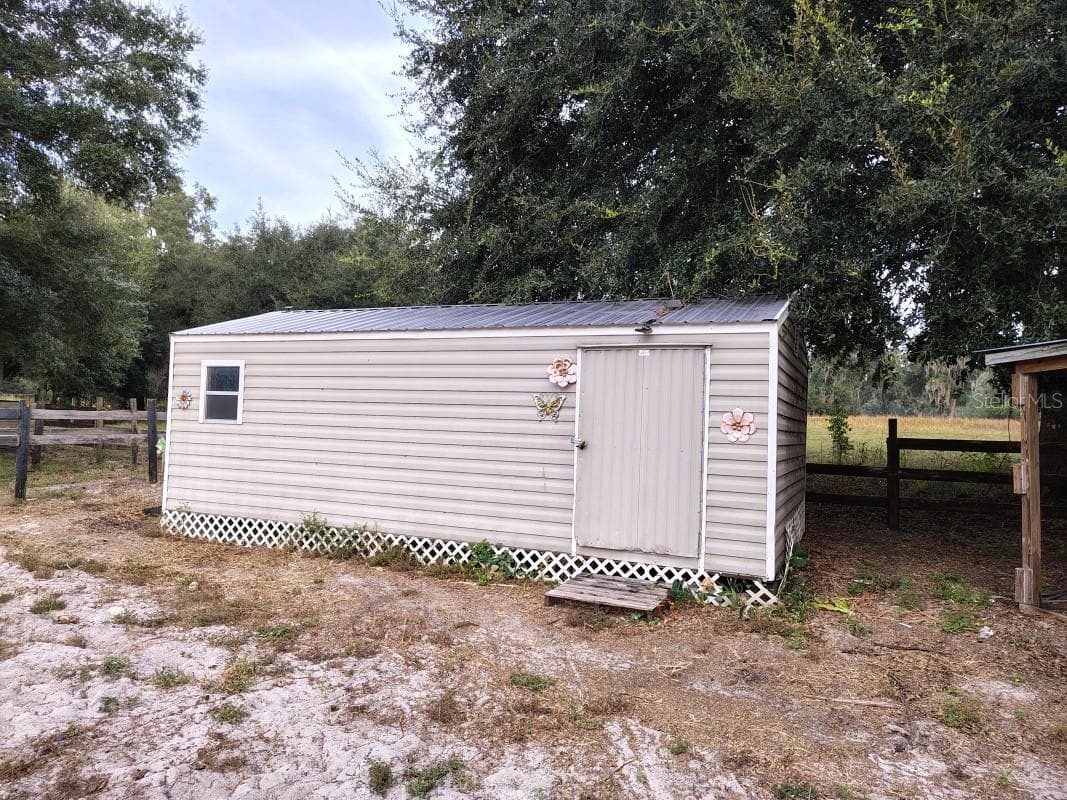 Manufactured Home at 650 NE 170TH AVE, WILLISTON, photo 17 of 18