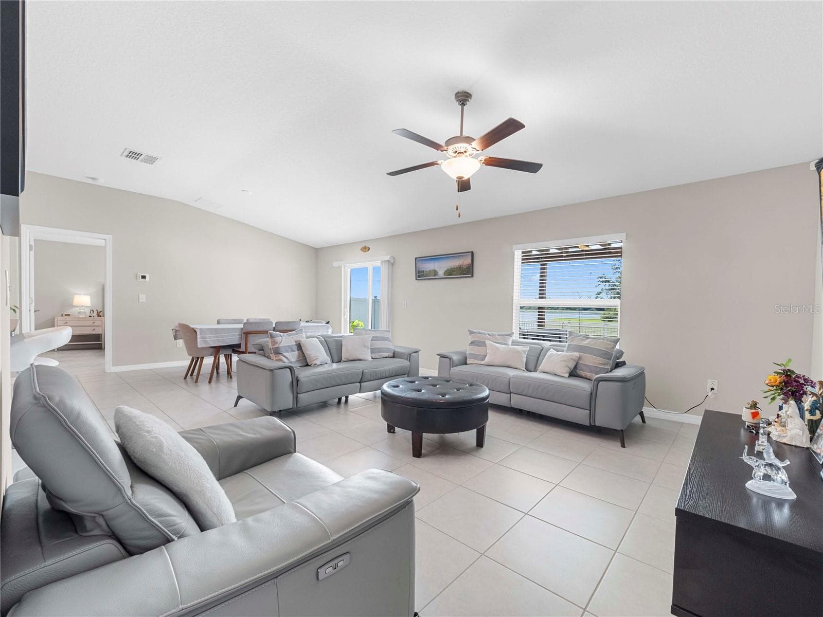 Single Family Residence at 15436 MILLER CREEK DR, SUN CITY CENTER, photo 12 of 54