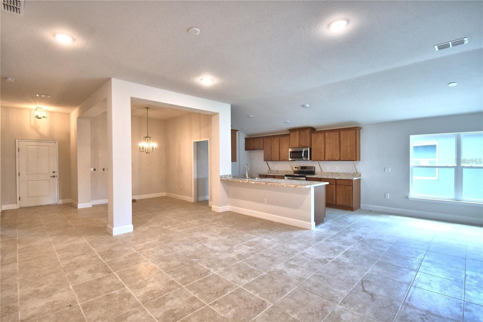 Single Family Residence at 910 SOFIA LN, DAVENPORT, photo 3 of 19