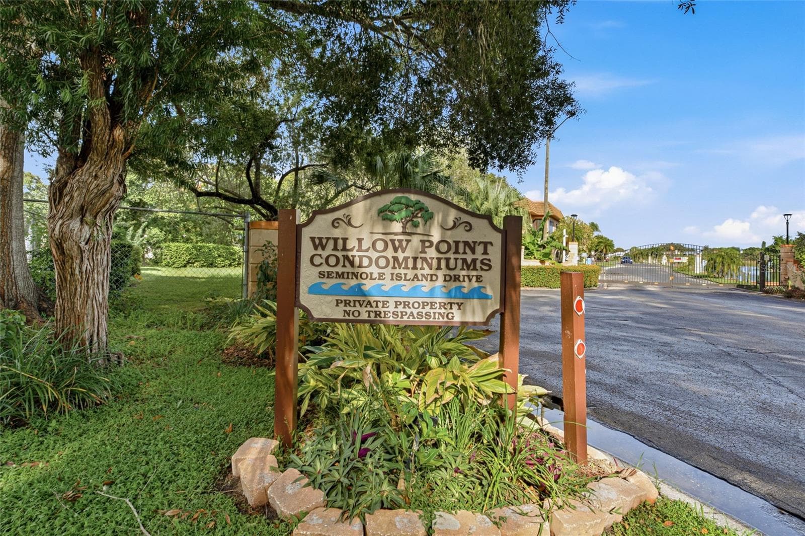 Condominium at 10142 SEMINOLE ISLAND DR, LARGO, photo 5 of 50