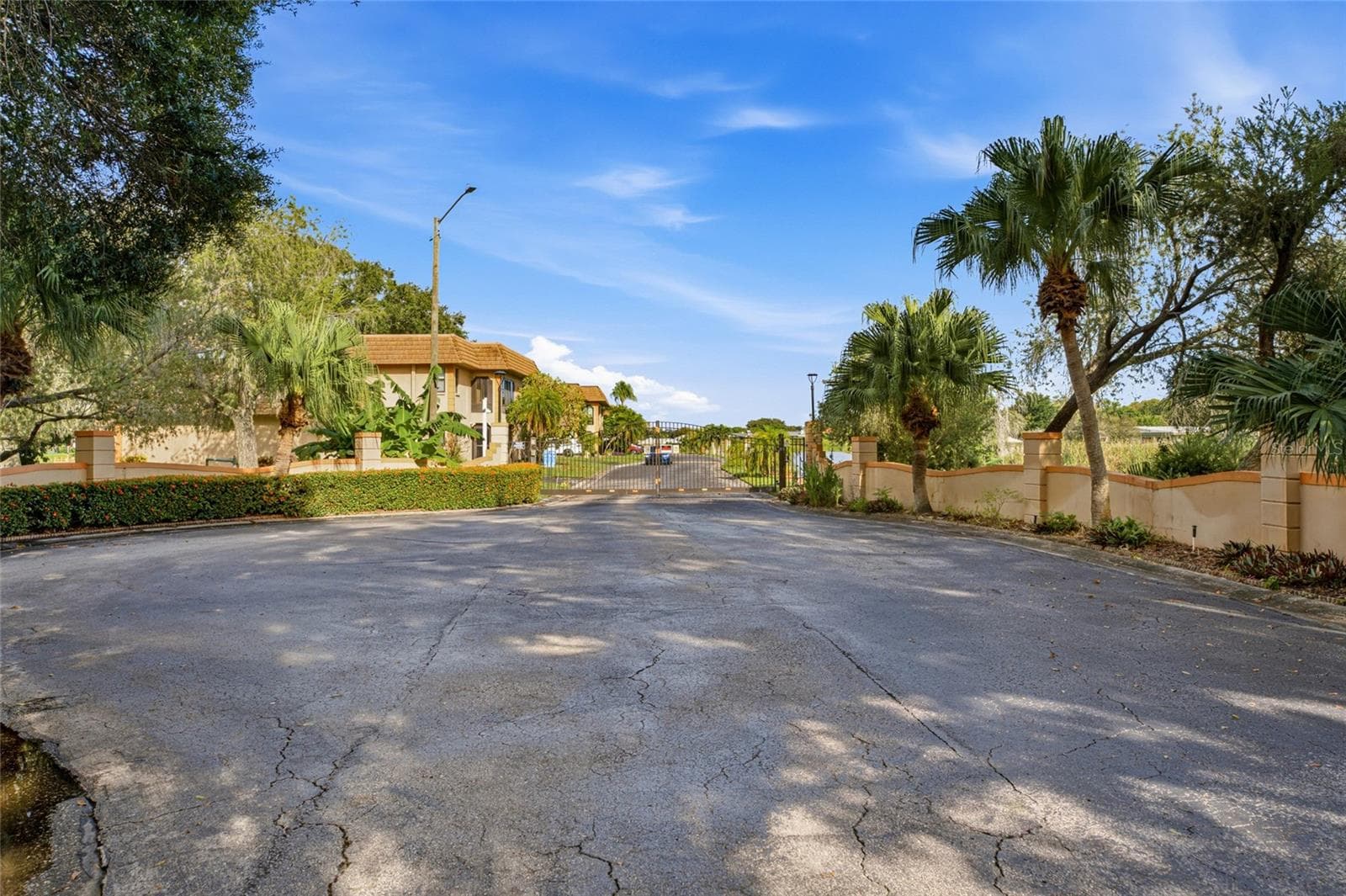 Condominium at 10142 SEMINOLE ISLAND DR, LARGO, photo 6 of 50