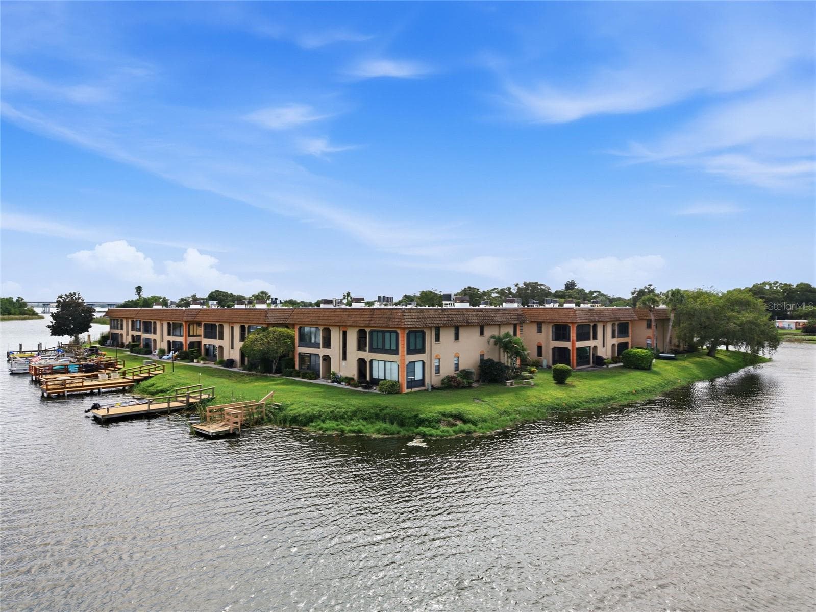 Condominium at 10142 SEMINOLE ISLAND DR, LARGO, photo 10 of 50